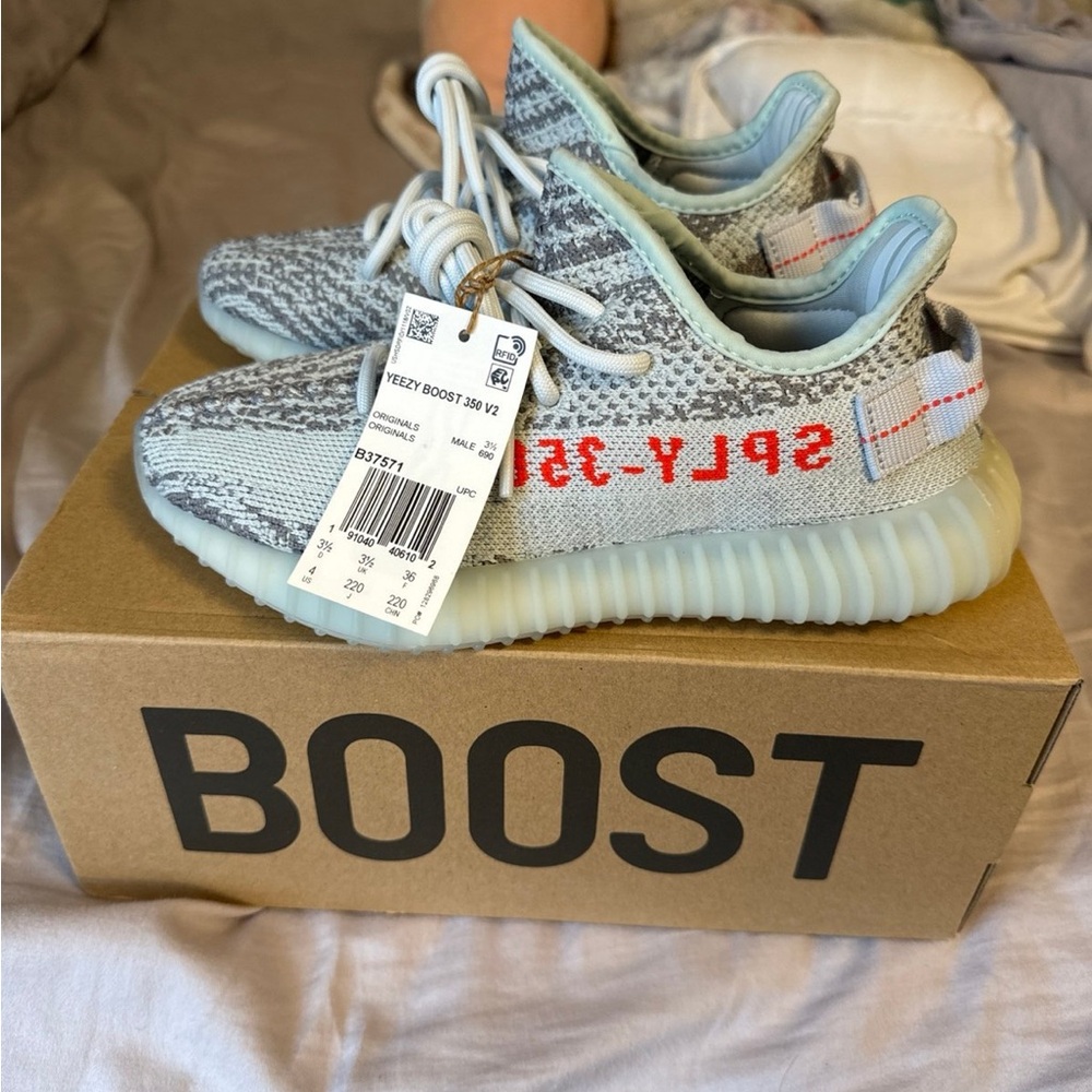 Adidas Yeezy Boost 350 V2 Sneakers